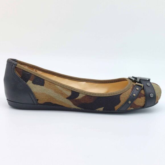 Gianni Bini Camo Haircalf Ballet Flats Women’s Sz 8M Leather Upper Buckle Studs - Picture 1 of 11